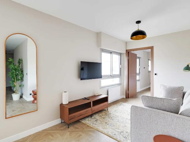 Location Appartement Rue Jacques Hillairet, Paris