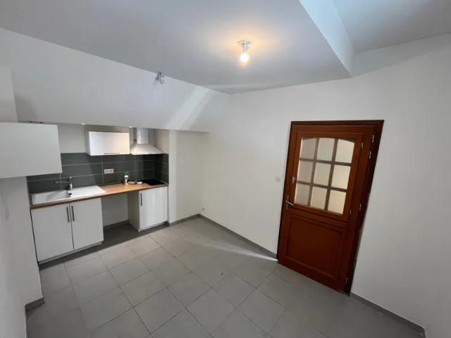 Location Appartement Rue Jardinière, Sommières