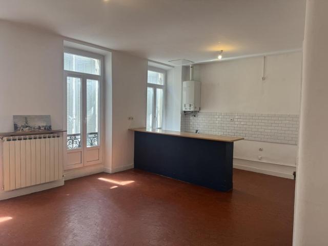 Location Appartement Rue Jean de Bernardy, Marseille