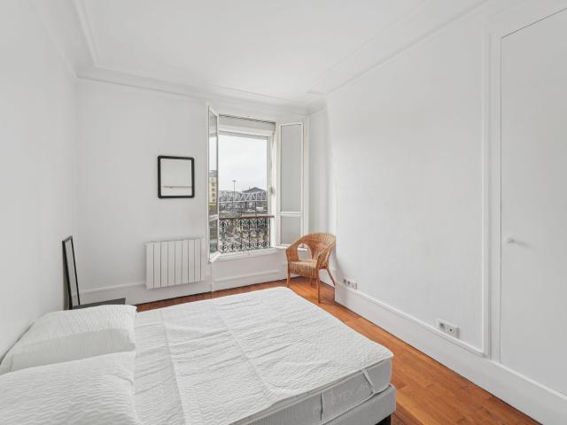 Location Appartement Rue Jean François Lépine, Paris
