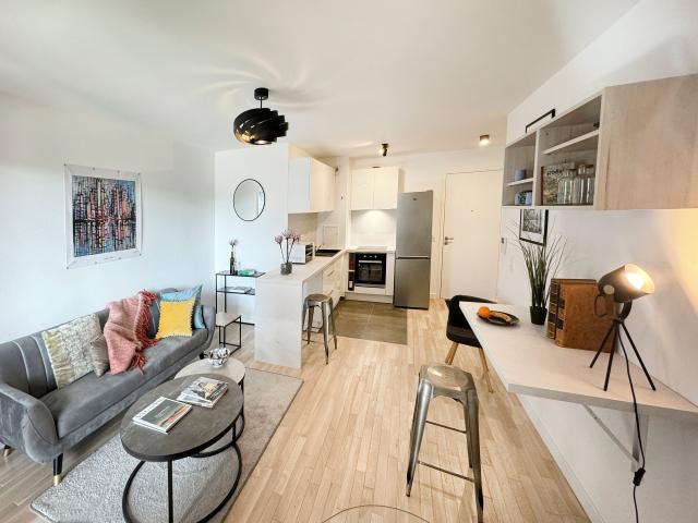 Location Appartement Rue Jean Jacques Rousseau, Issy les Moulineaux