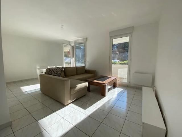 Location Appartement Rue Jean Jaurès, Ville la Grand