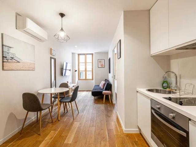 Location Appartement Rue Jean Joseph Méro, Cannes