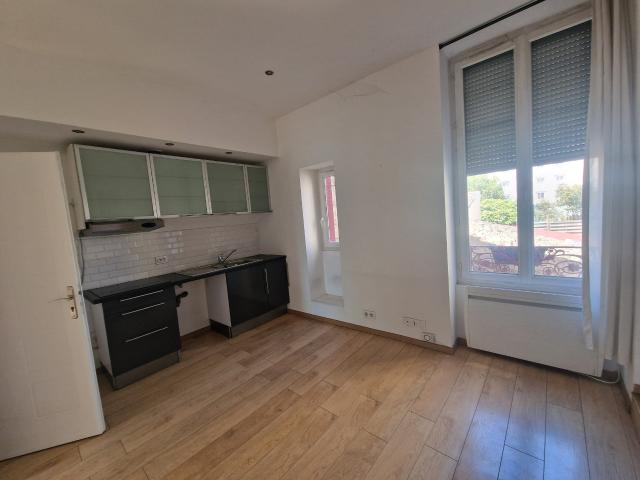 Location Appartement Rue Jean Larrivé, Lyon
