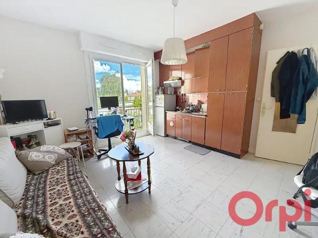Location Appartement Rue Jean Longuet, Châtenay Malabry