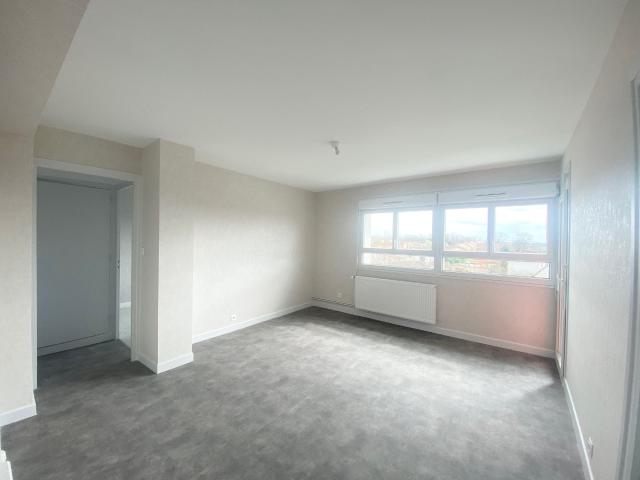 Location Appartement Rue Jean Mermoz, Saint Yan