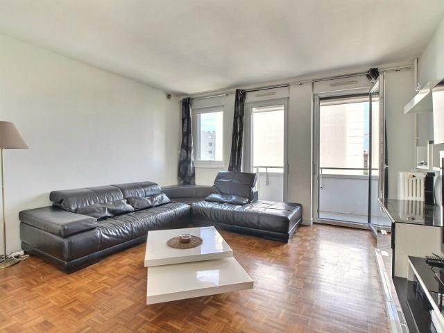 Location Appartement Rue Jean Pierre Timbaud, Courbevoie