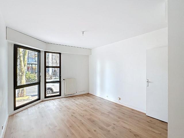 Location Appartement Rue Jules Guesde, Levallois Perret