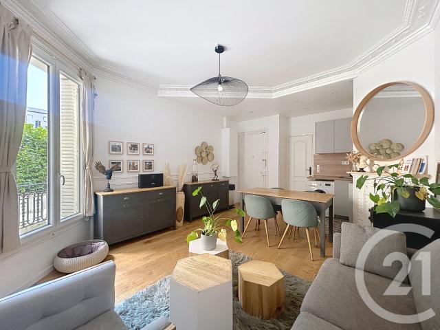 Location Appartement Rue Jules Guesde, Levallois Perret
