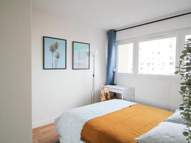 Location Appartement Rue Jules Guesde, Levallois Perret