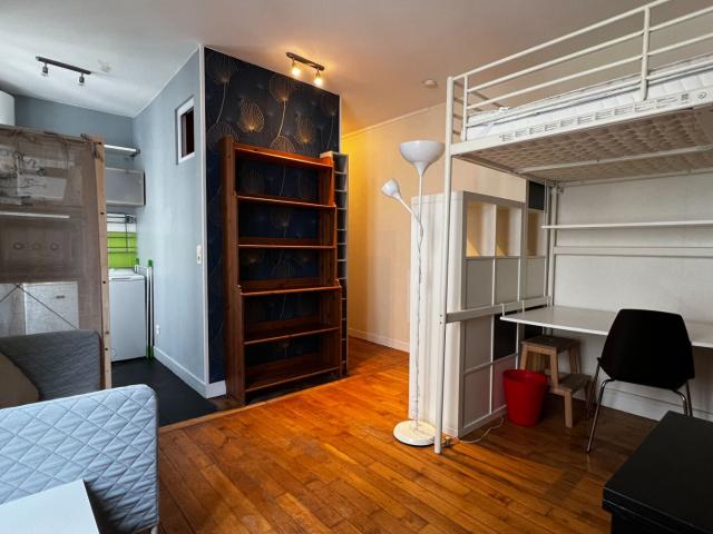 Location Appartement Rue Jules Guesde, Levallois Perret
