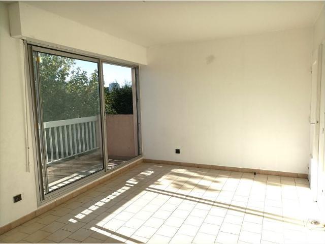 Location Appartement Rue Jules Renard, Alès