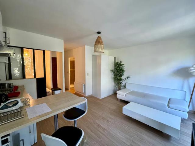 Location Appartement Rue Jules Vallès, Sète