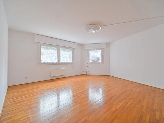 Location Appartement Rue Julien Lacroix, Paris