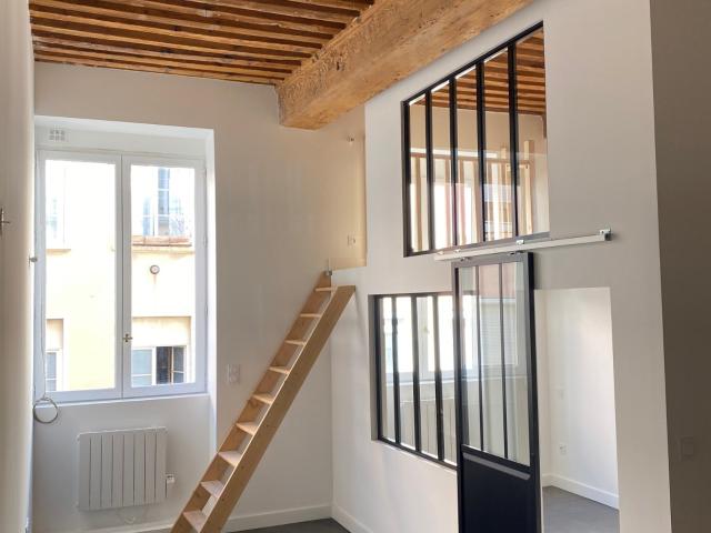 Location Appartement Rue Justin Godart, Lyon