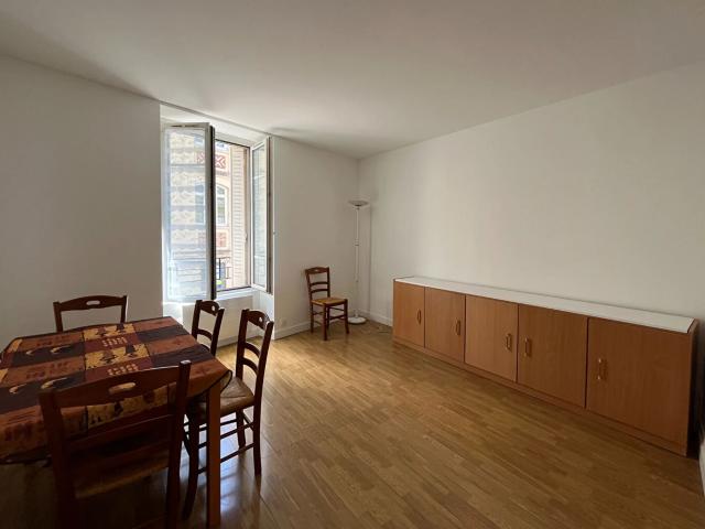 Location Appartement Rue Olivier de Serres, Paris