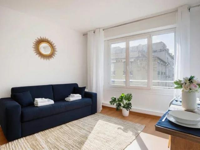 Location Appartement Rue Olivier de Serres, Paris