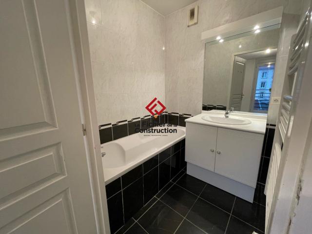 Location Appartement Rue Louis Barbillon, Grenoble