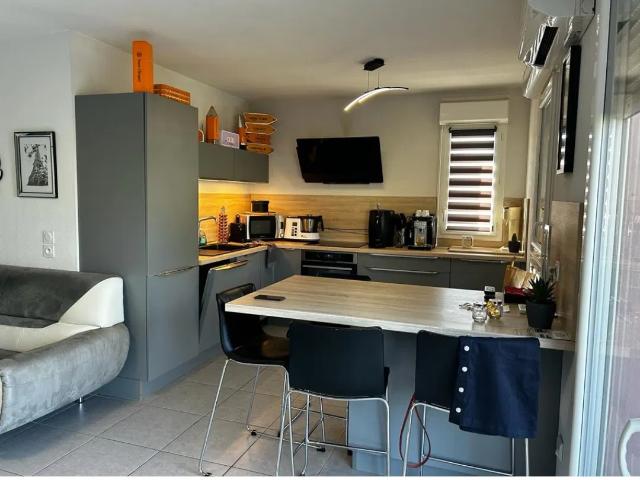 Location Appartement Rue Louis Leprince Ringuet, Marseille