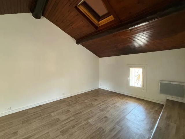 Location Appartement Rue du Prieuré, Avignon