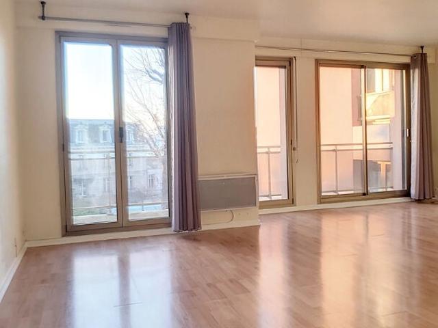 Location Appartement Rue Louis Moreau, Étampes