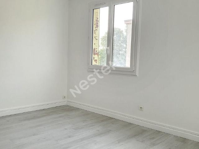 Location Appartement Rue Louis Moreau, Étampes