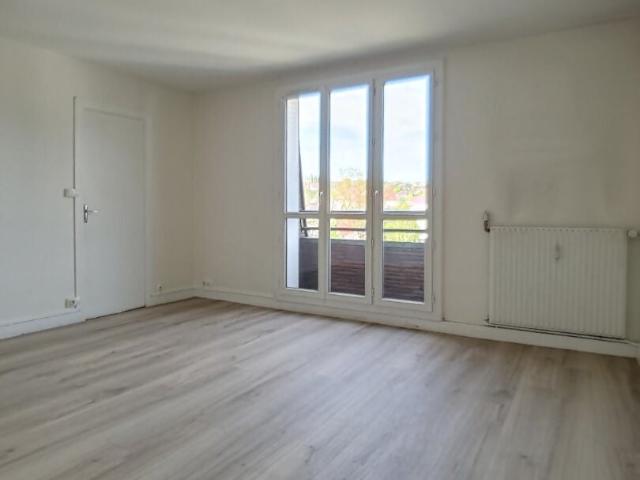 Location Appartement Rue Louis Moreau, Étampes