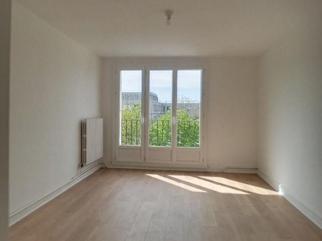 Location Appartement Rue Louis Moreau, Étampes