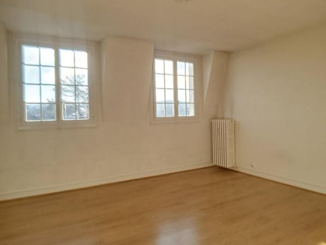 Location Appartement Rue Louis Moreau, Étampes