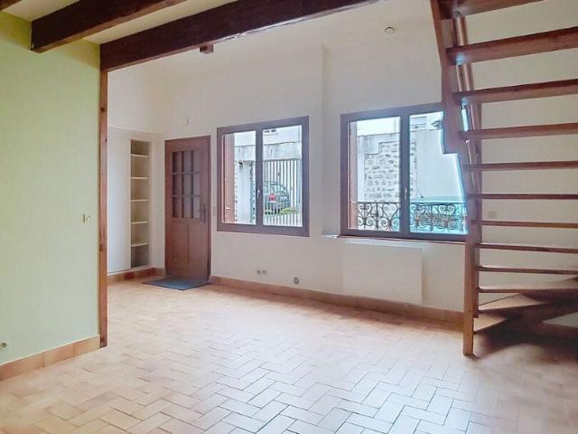 Location Appartement Rue Louis Moreau, Étampes