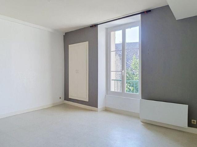 Location Appartement Rue Louis Moreau, Étampes