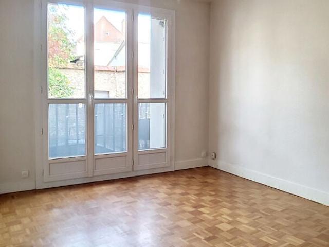 Location Appartement Rue Louis Moreau, Étampes