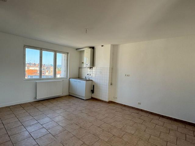 Location Appartement Rue Louis Soulié, Saint Étienne