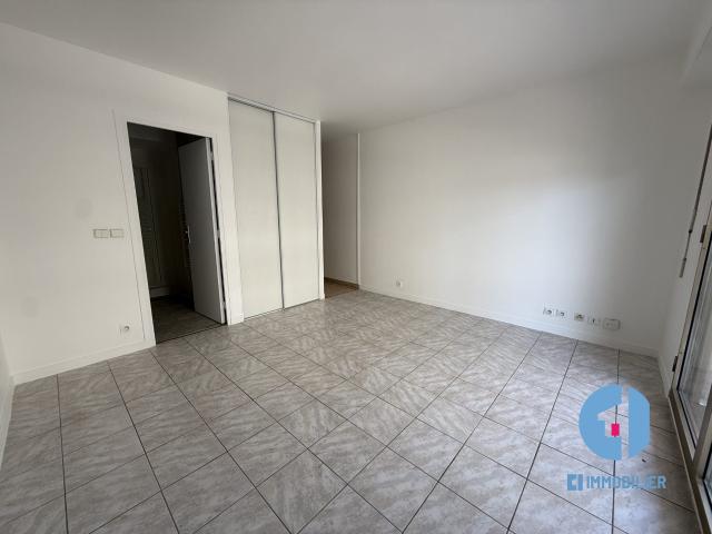 Location Appartement Rue Louis Rolland, Montrouge