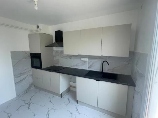 Location Appartement Rue Louise Michel, Varennes Vauzelles