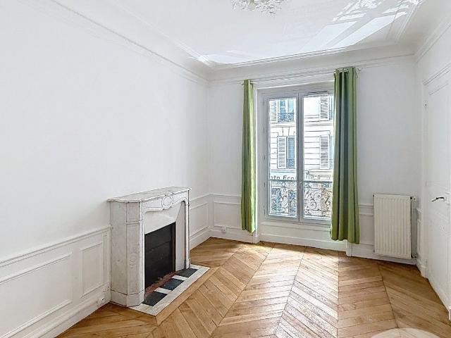 Location Appartement Rue Louise Michel, Levallois Perret