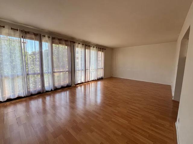 Location Appartement Rue Louise Bruneau, Palaiseau