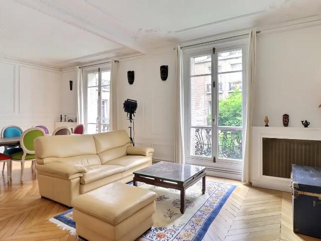 Location Appartement Rue Laugier, Paris