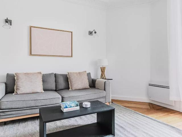 Location Appartement Rue Laugier, Paris