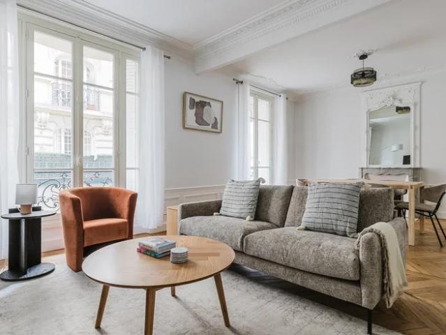 Location Appartement Rue la Condamine, Paris