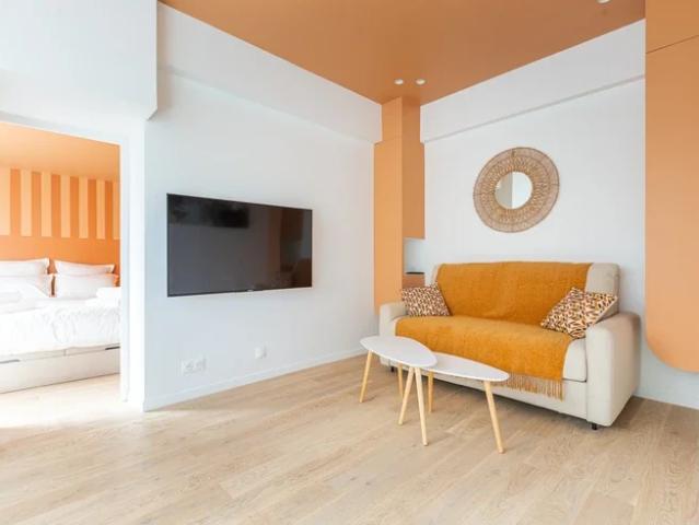 Location Appartement Rue la Condamine, Paris