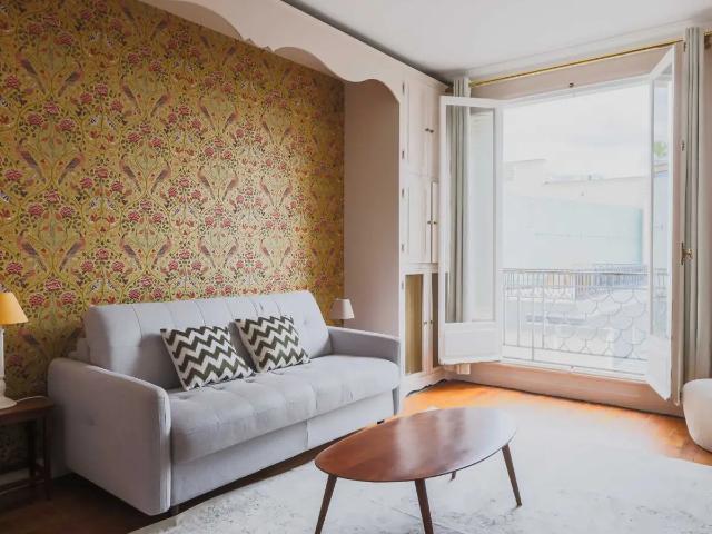 Location Appartement Rue La Bruyère, Paris