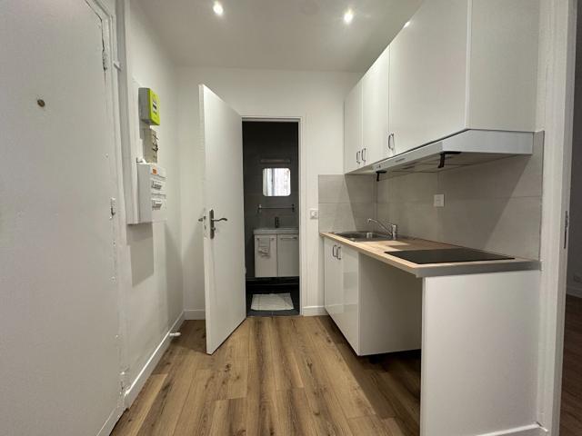 Location Appartement Rue Labat, Paris