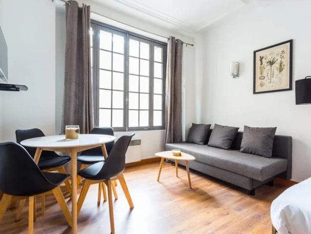 Location Appartement Rue Labie, Paris