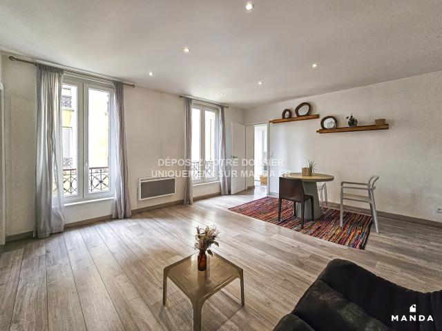 Location Appartement Rue Lamarck, Paris