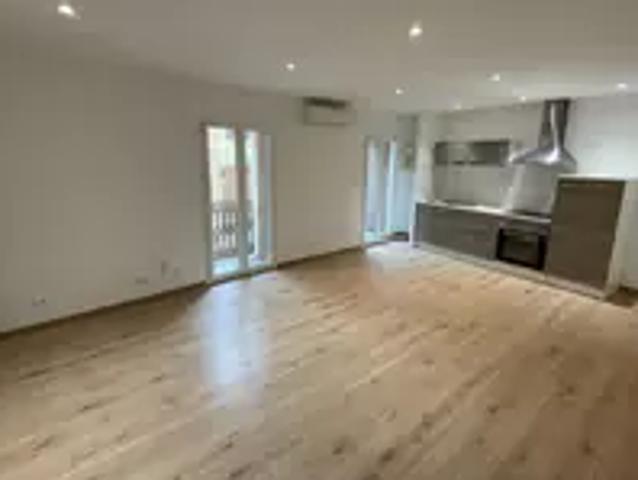 Location Appartement Rue Lascours, Aspiran