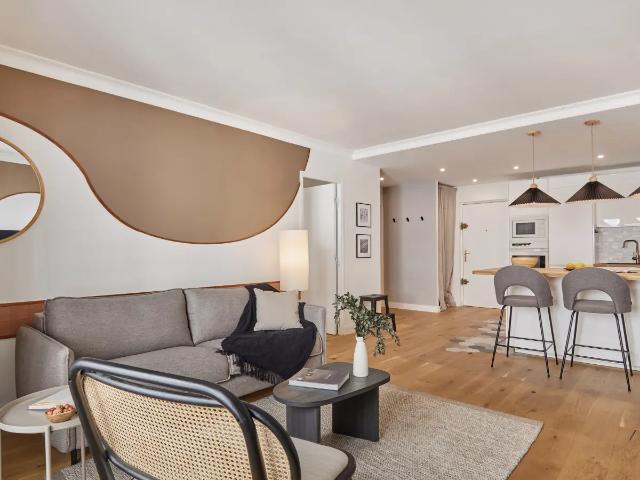 Location Appartement Rue Lebouteux, Paris