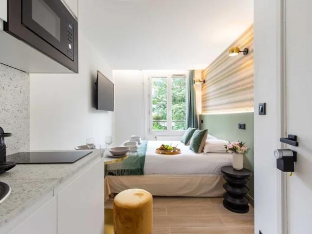 Location Appartement Rue Leblanc, Paris