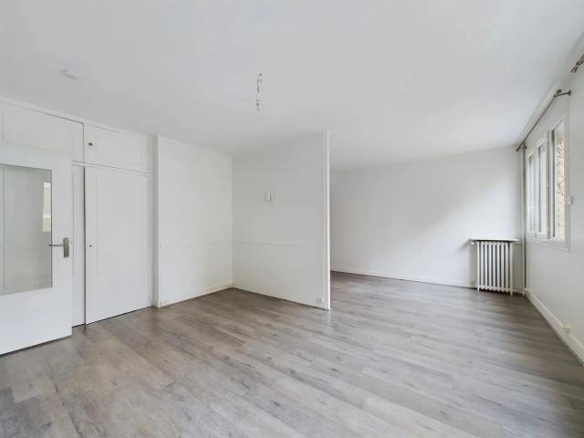 Location Appartement Rue Lecourbe, Paris