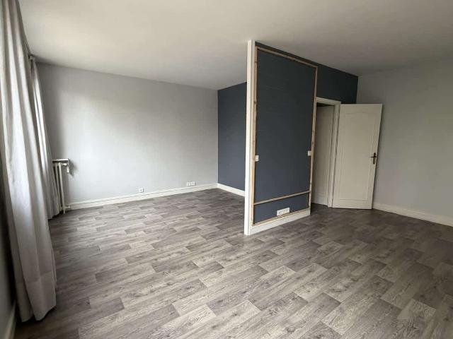 Location Appartement Rue Lecourbe, Paris
